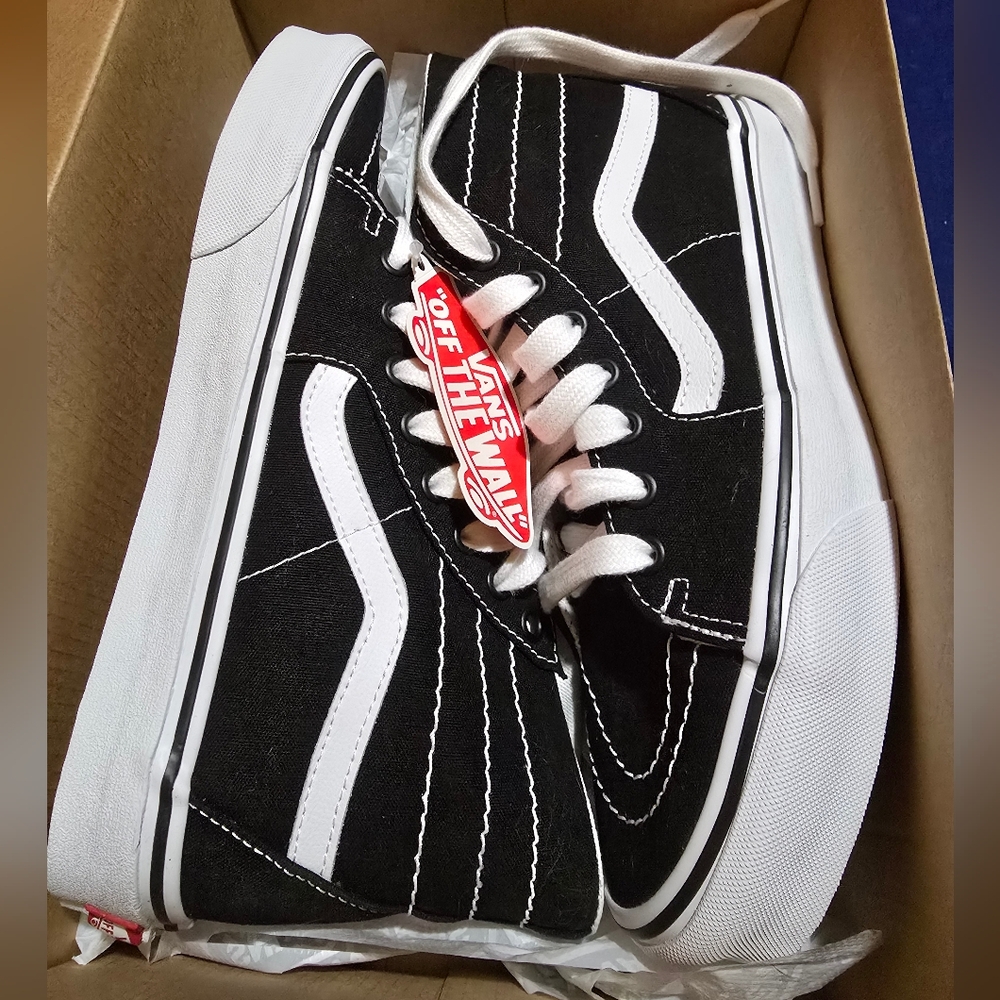 Vans Black and White High-Top Sneakers New In Box, Unisex